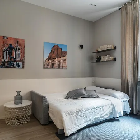 San Petronio Apartment *