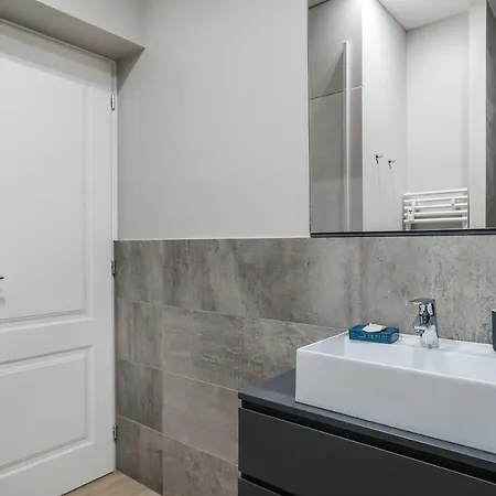 San Petronio Apartment *