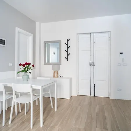 Guesthost - San Petronio Apartment Bologna